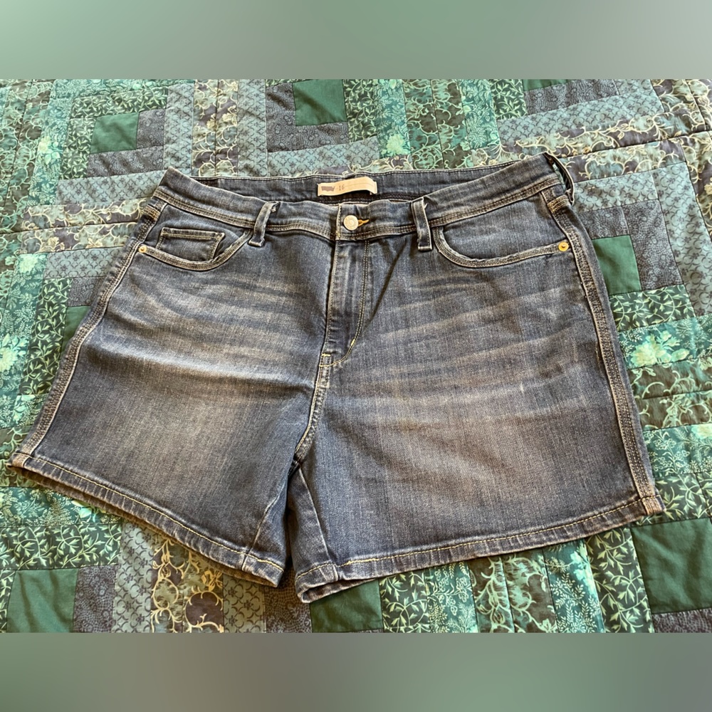 Levi's Denim Shorts Women's Size 16